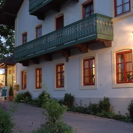 Zur Schonen Aussicht ホテル 3*